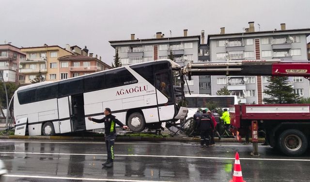 Uşak Ağaoğlu Tekstil’in işçi otobüsü kaza yaptı