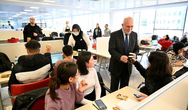 Uşak üniversitesi öğrencilerini Tarhana Çorbası ile motive ediyor