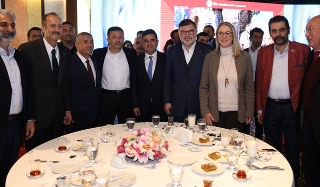 Cumhur İttifakı'nın İzmir adayı Dağ, Ülkü Ocaklarının iftarına katıldı: