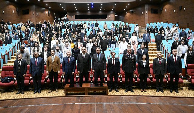 Uşak'ta Çanakkale Konferansı Düzelendi