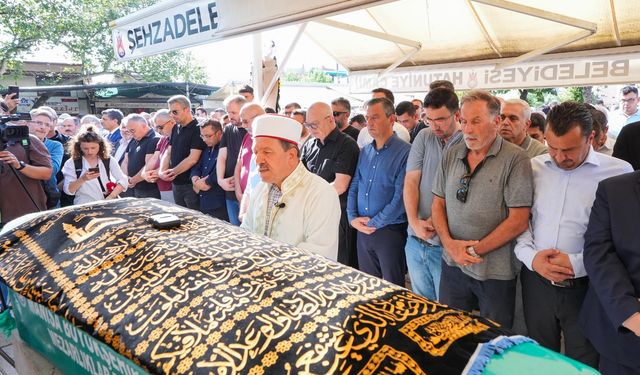 CHP Genel Başkanı Özel, Manisa'da cenaze törenine katıldı