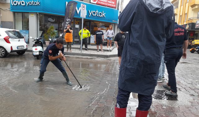 Muğla'da sağanak yaşamı olumsuz etkiledi