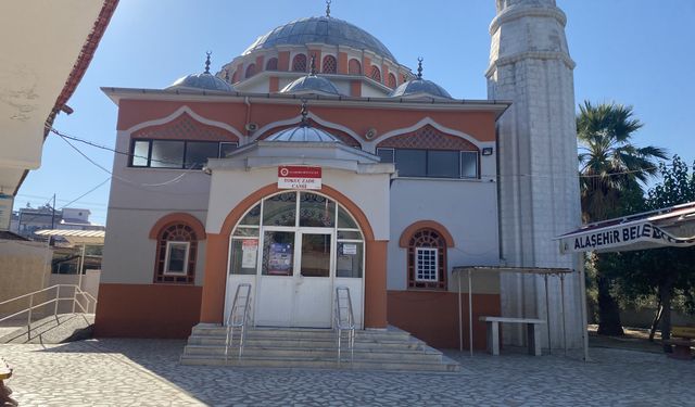 Manisa'da namaz sırasında imama saldıran kişi akıl hastanesine sevk edildi