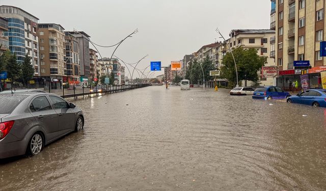 Uşak'ta bugün de sağanak yağış bekleniyor