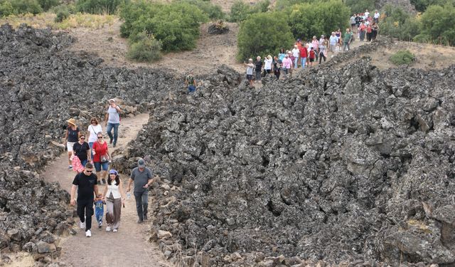 Manisa ve İzmir'den karavancılar Kula-Salihli UNESCO Küresel Jeoparkı'nda buluştu