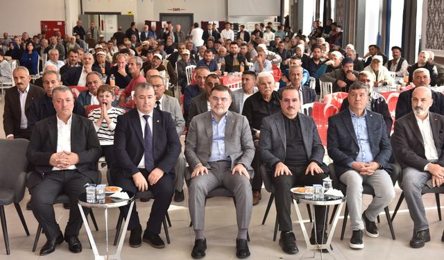 AK Parti Kınık'ta Sami Mollaahmet yeniden ilçe başkanlığına seçildi