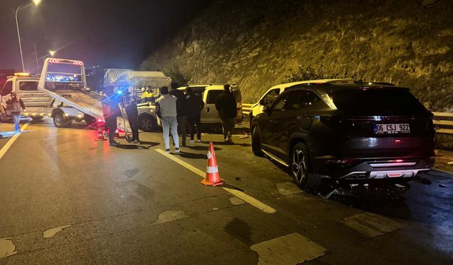 Afyonkarahisar'da zincirleme trafik kazasında 18 kişi yaralandı