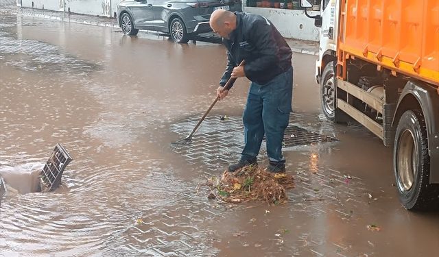 Muğla'da sağanak hayatı olumsuz etkiledi