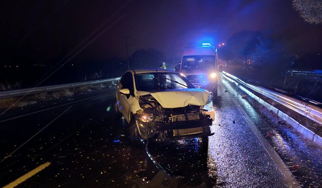 Uşak'ın Banaz ilçesinde etkili olan kar nedeniyle kaza meydana geldi