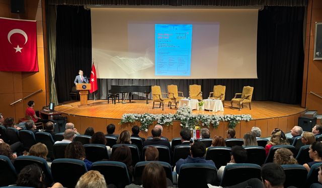 İzmir'de organ bağışı ve nakli paneli düzenlendi