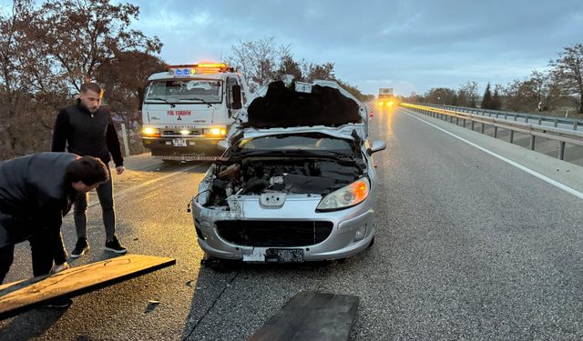 Afyonkarahisar'daki trafik kazasında 2 kişi yaralandı