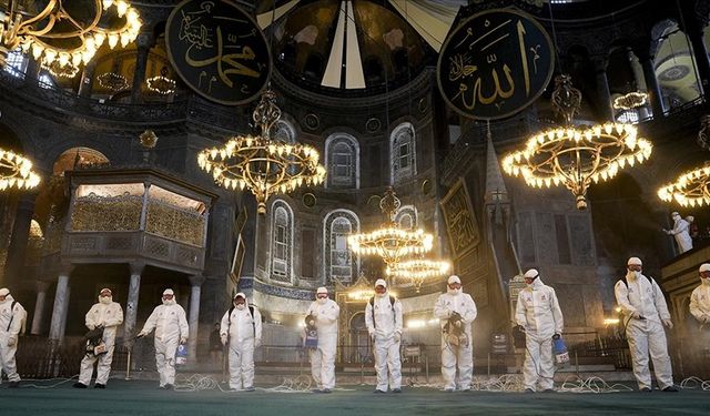 Ayasofya'da Ramazan temizliği !
