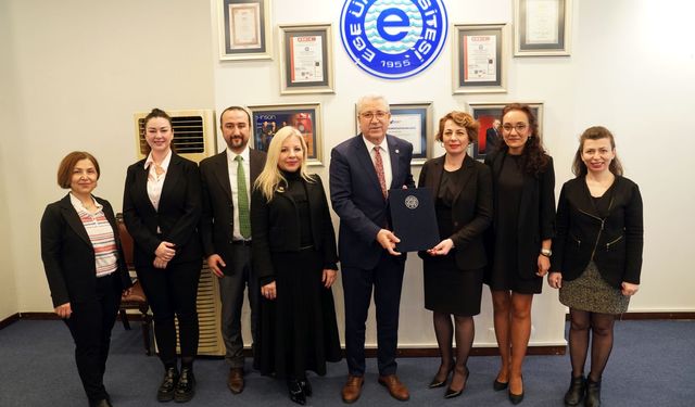 Ege ile Azerbaycan Mimarlık ve İnşaat üniversiteleri iş birliği protokolü imzaladı