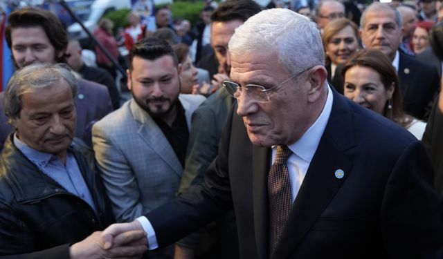 İYİ Partili Dervişoğlu, İzmir'de iftar'a katıldı
