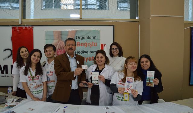 Uşak Eğitim ve Araştırma Hastanesi'nde organ bağışını teşvik için stant açıldı