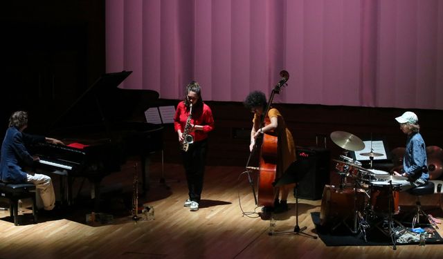 32. İzmir Avrupa Caz Festivali konserlerle devam ediyor
