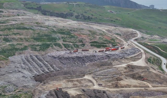 İzmir'de çöp depolama tesisinin kapatılması için Kaymakamlığa başvuru yapıldı