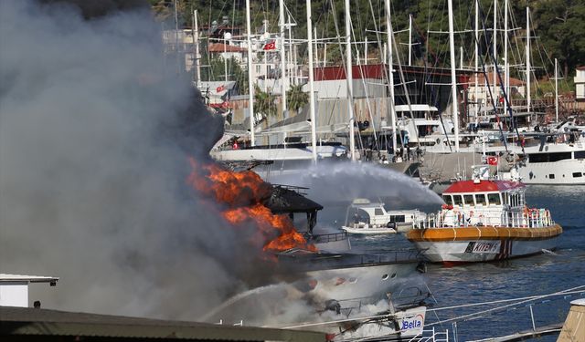 Fethiye'deki tekneler aniden alev aldılar!