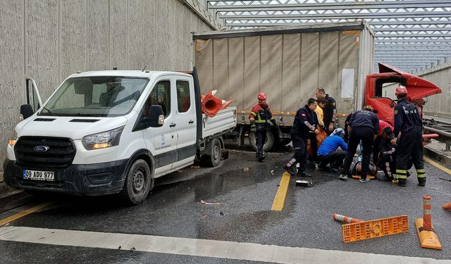 Aydın'da belediye kamyonetinin karıştığı kazada 6 kişi yaralandı