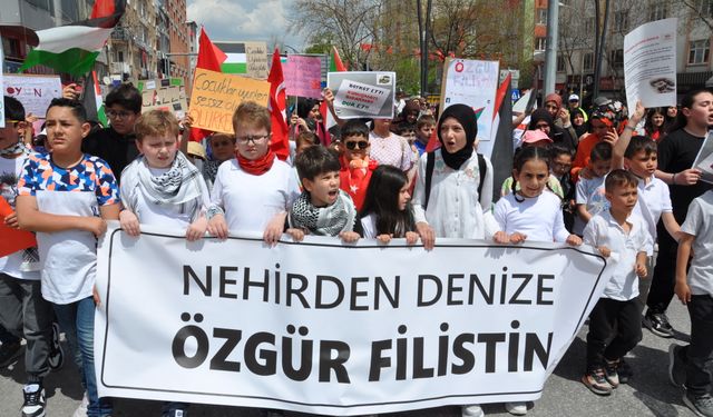 Kütahya'da çocuklar Gazze'deki akranları için yürüdü