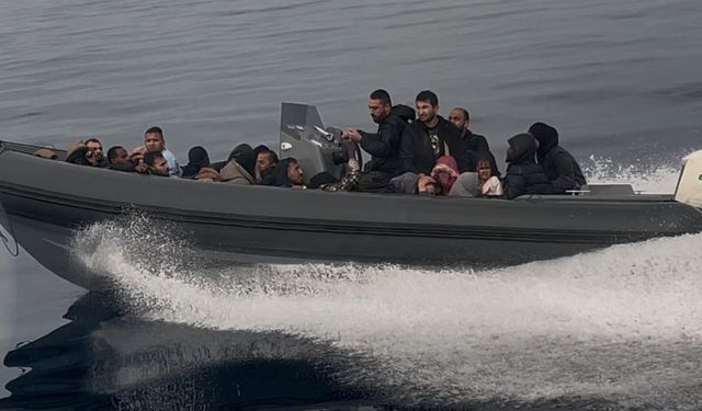 İzmir'de 46 düzensiz göçmen yakalandı