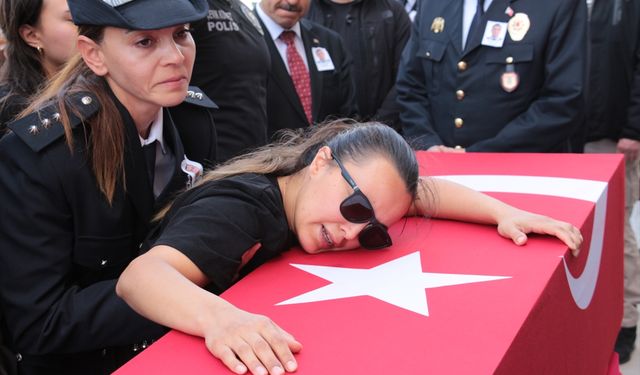 Şehit polis memuru Zeki Bacak'ın naaşı, Cizre'deki törenin ardından Uşak'a gönderildi