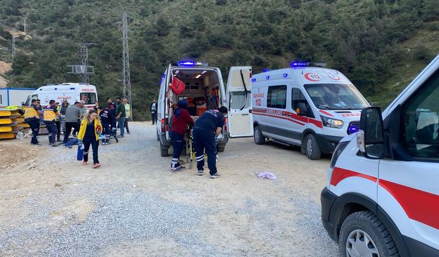 Manisa'da viyadük inşaatı çöktü,9 işçi yaralandı