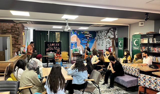 Manisa'da  Yeşilay'dan çömlek atölyesi etkinliği
