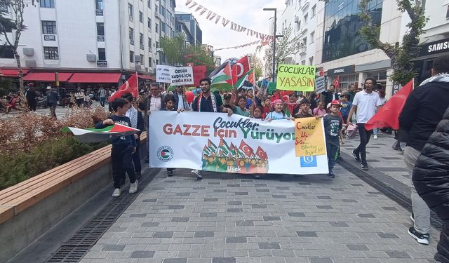 Uşaklı çocuklar, zulüm altında bulunan ve dünyanın sessiz kaldığı Gazzeli yaşıtları için yürüdü!