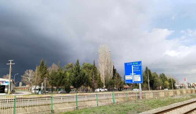 Uşak'ta hava sıcaklıkları 10 derece birden düşecek!