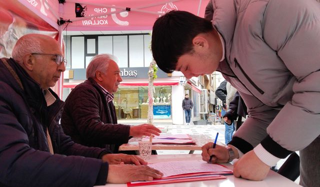Uşak Fen Lisesi ve ŞAKAL gibi okullardan alınan öğretmenler için imza kampanyası