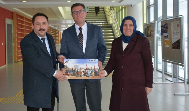 Uşak Kent Konseyi, Kütüphane haftası kapsamındaki programa katıldı