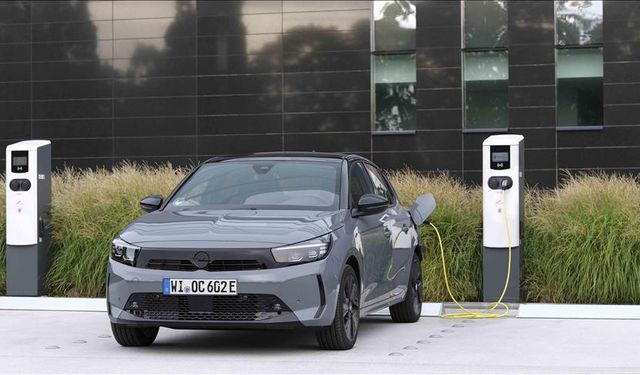 Uşak'ta sıfır km satılan Opel'in Corsa, Mokka ve Astra'nın elektrikli modellerine sıfır faizli kredi