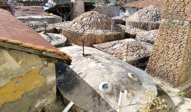 Uşak'ta Osmanlı Türk Hamam kültürüne göre yapılan Özer Hamamı'nın çatısı bir başka güzel!