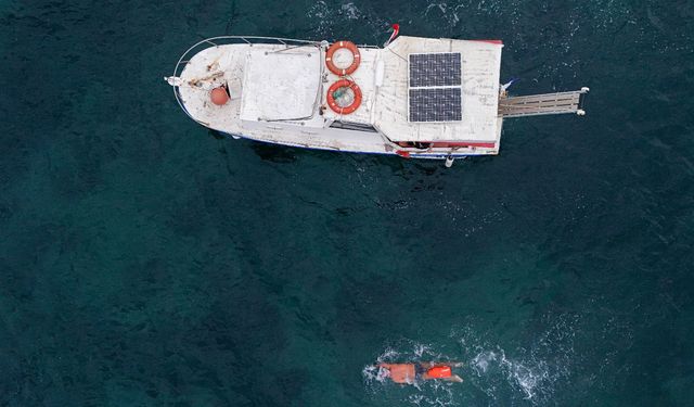 Otizmli yüzücü Tuna Tunca, İstanbul Boğazı'ndan sonra Manş'ı da geçmek istiyor