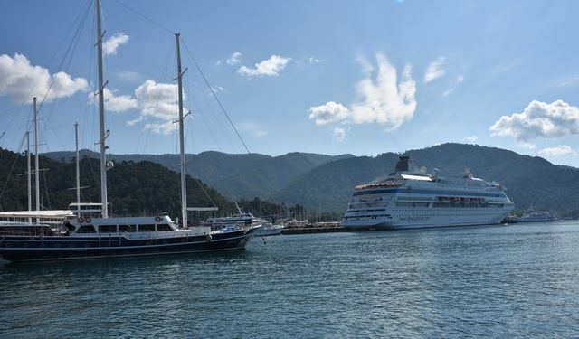 Marmaris'e sezonun ilk kruvaziyeri  geldi