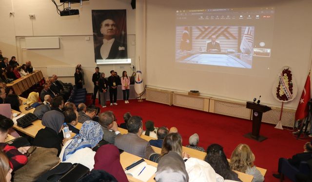 Kütahya'da Anadolu'da İlk Bilimler Ansiklopedisi Sempozyumu yapıldı