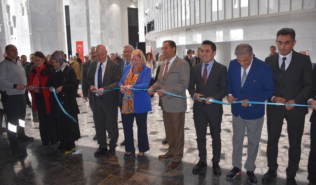 Afyonkarahisar'da Türkiye ve Hollanda işbirliğiyle Emilie Haspels'in resim sergisi açıldı!