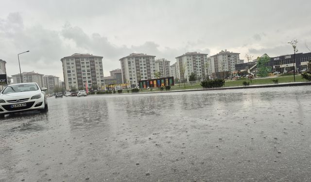 Uşak'ta yağmurlu hava etkisini sürdürecek!