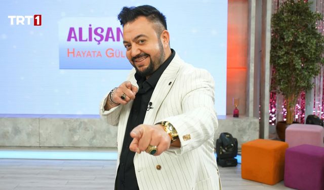 Uşak Belediyesi konserlerde vites yükseltti! Hüseyin Kağıt Uşaklı vatandaşları coşturdu