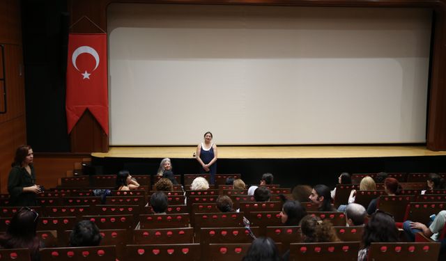 İzmir'de 8. kez Uluslararası Kadın Yönetmenler Festivali başladı!