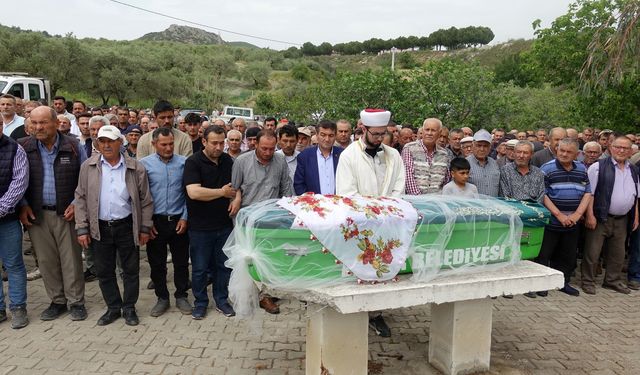 Aydın'daki kazada ölen üniversite öğrencisi Manisa'da defnedildi