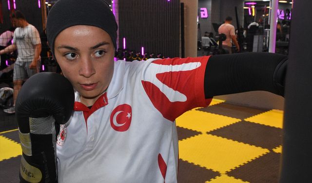 Afyon Çayırbağ'da yaşayan ve zayıflamak için muaythaiye başlayan Selver Aktürk, Milli Takım'a kadar yükseldi