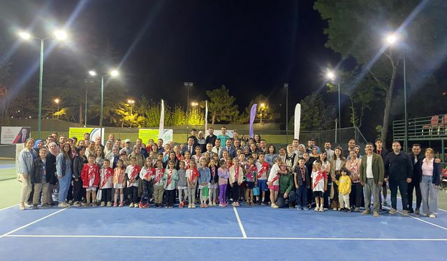 Denizli'de tenis turnuvası sona erdi