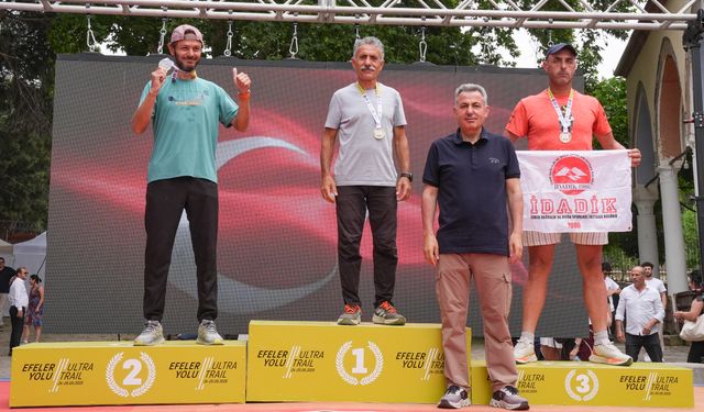 İzmir'de Efeler Yolu Ultra Trail yarışları tamamlandı