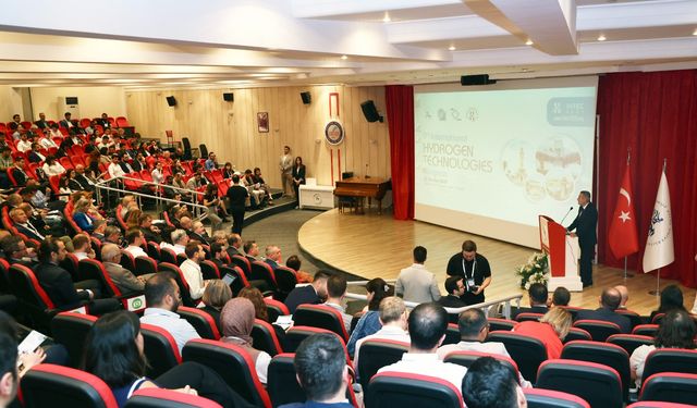 İzmir'de 9. Uluslararası Hidrojen Teknolojileri Kongresi başladı