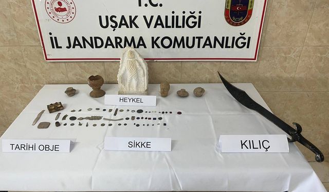 Uşak'ta 60 tarihi obje ele geçirildi
