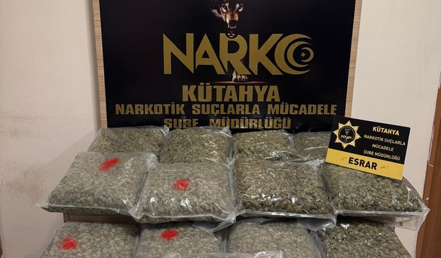 Kütahya'da bir kamyonda 15 kilo 840 gram esrar bulundu, sürücü tutuklandı !