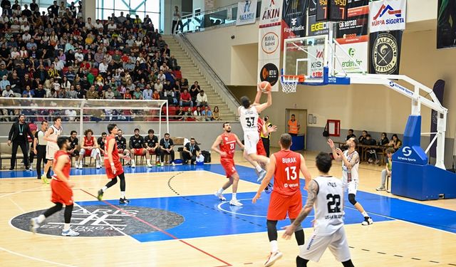 Ada Yem Uşak Basketbol, Kipaş İstiklal'i mağlup ederek önemli bir avantaj yakaladı