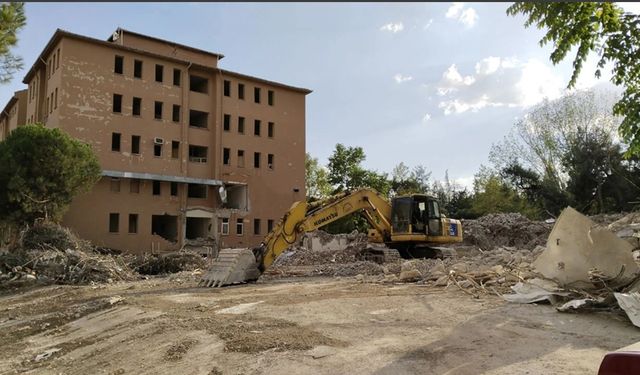 Uşak'a yeni hastane için Sağlık Bakan Yardımcısı'yla görüştü